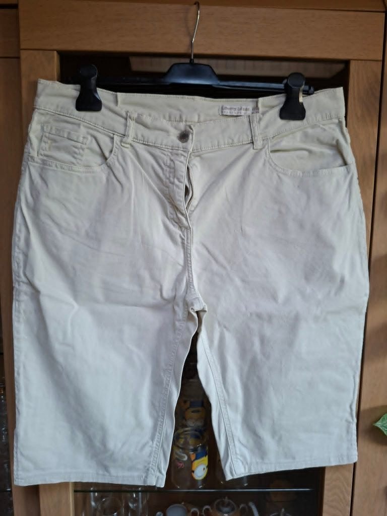 Liberty Island: Ecru bermuda (Maat 46 / XL), Kleding | Dames, Broeken en Pantalons, Kort, Beige, Maat 46/48 (XL) of groter, Gedragen