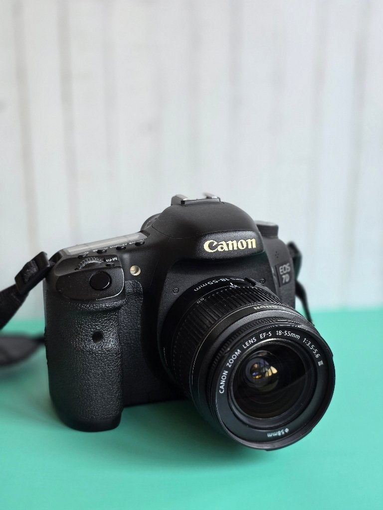 Canon EOS 7D appareil photo 18-55mm objectif kit débutant, Poignée, 18 mégapixels, Enlèvement ou Envoi, Canon