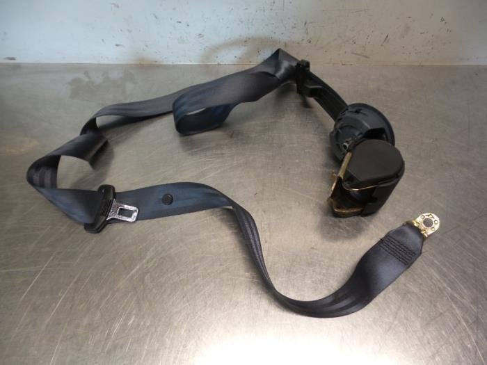 Ceinture de sécurité arrière gauche d'un Audi A8 (A8 94-), -, Audi, Utilisé, -