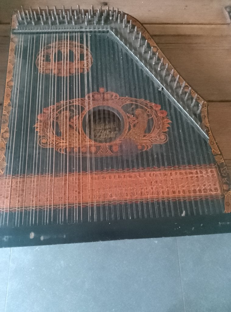 Cithare, Antiquités & Art, Enlèvement