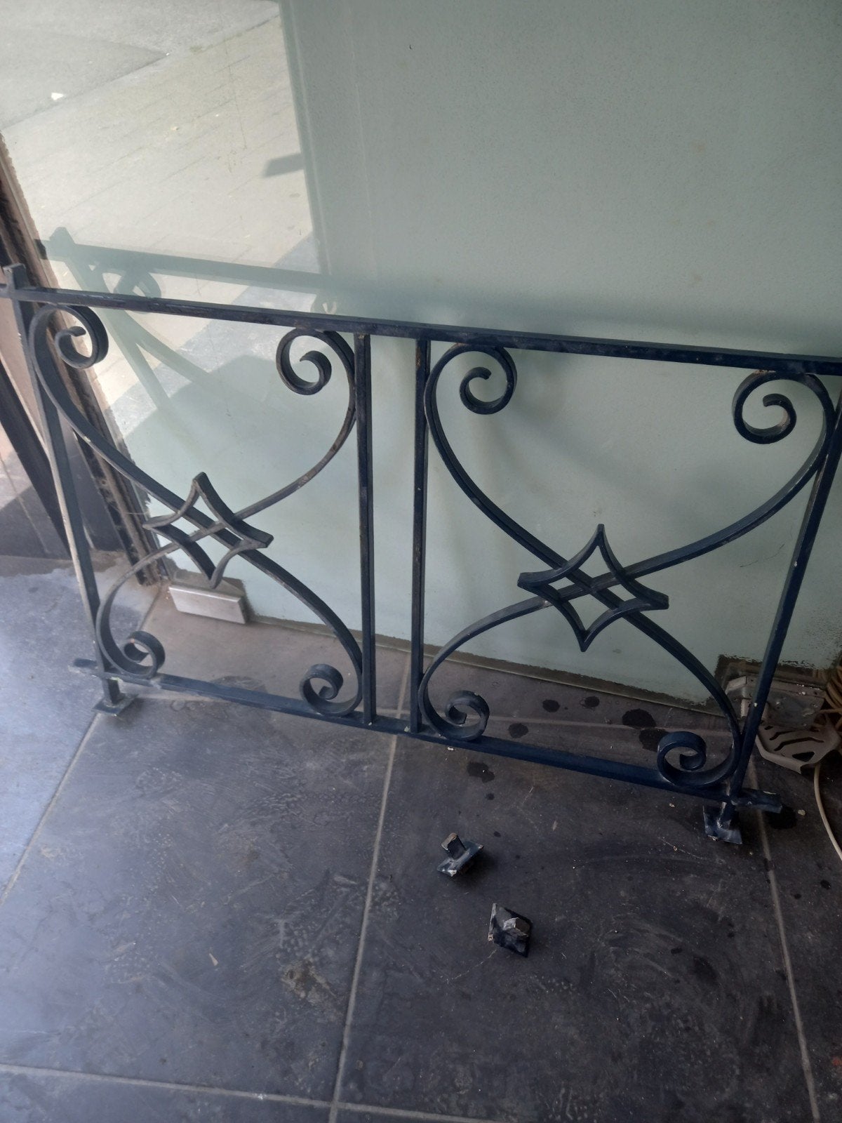 grille en fer forger 60 cm sur 90 cm, Bricolage & Construction, Enlèvement, Fer