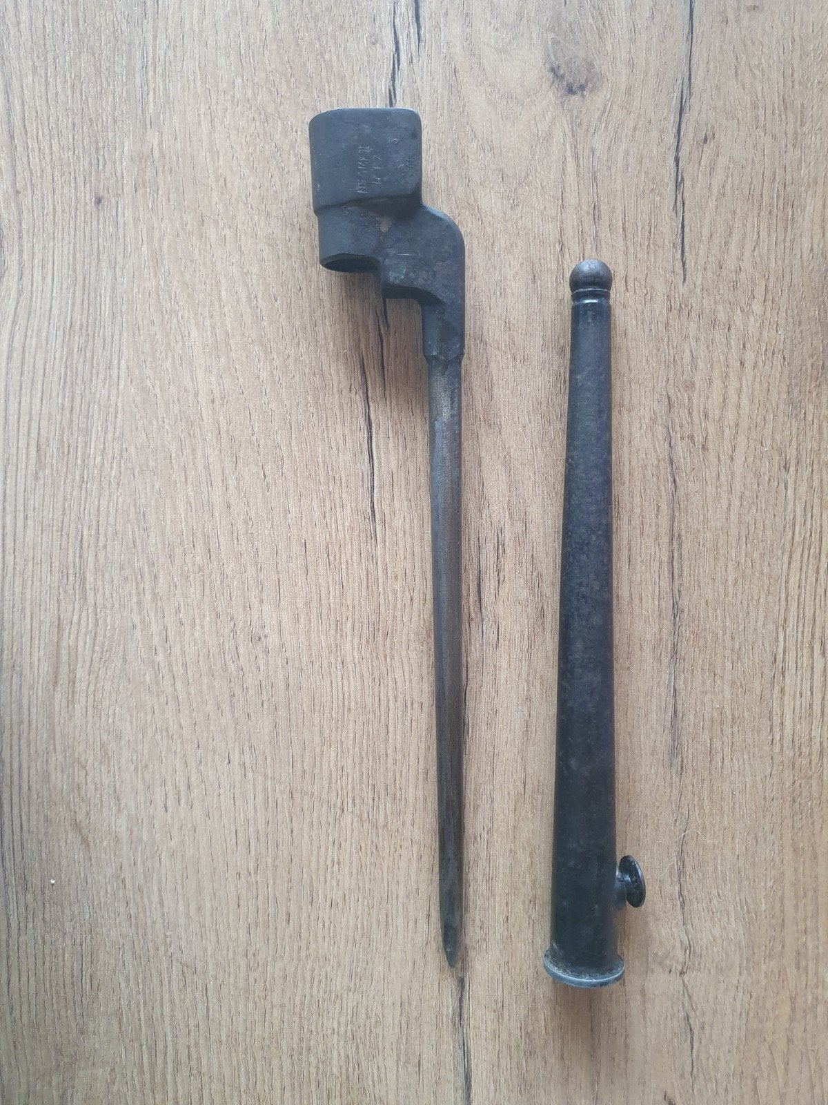 Engelse N4 bajonet Singer, Ophalen