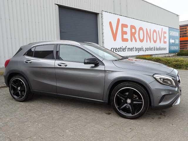 Mercedes-Benz GLA 200 d  Edition1, Autos, Argent ou Gris, Achat, Entreprise, Boîte manuelle