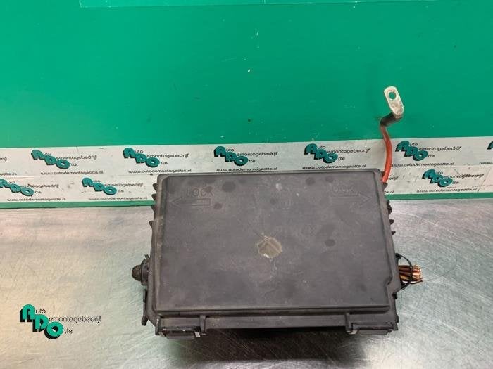 Boîte à fusibles d'un Opel Corsa (Corsa D 07-), -, Opel, 3 mois de garantie, Utilisé