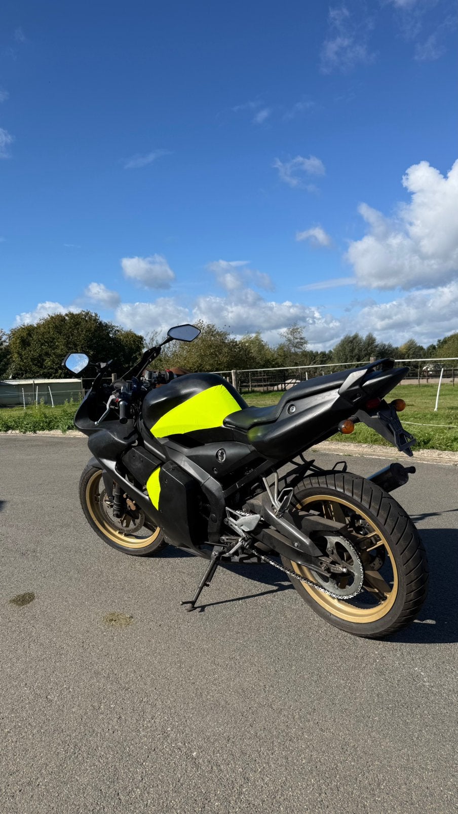 Yamaha tzr 50 bklasse/45 km per uur 2007, Fietsen en Brommers, Ophalen, Zo goed als nieuw