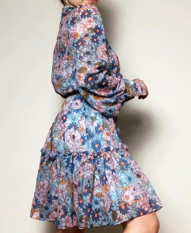 Bloemenjurk met lange mouwen en strikceintuur, Kleding | Dames, Ophalen of Verzenden, Nieuw