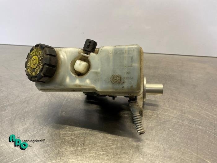 Hoofdremcilinder van een Renault Clio (Clio 4 12-), Auto-onderdelen, Gebruikt, -, Renault, -