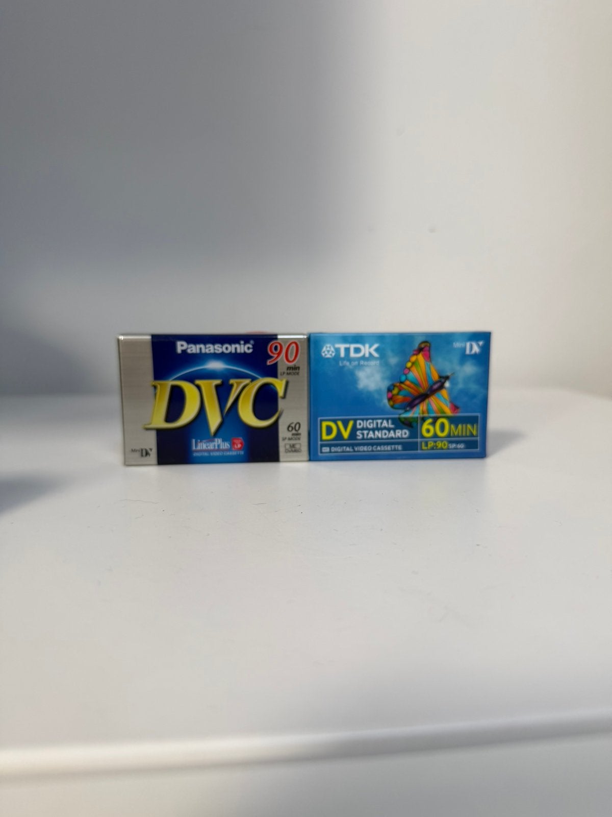 2x mini video cassettebandjes - NIEUW, 2 t/m 25 bandjes, Overige genres, Ophalen of Verzenden, Nieuw in verpakking