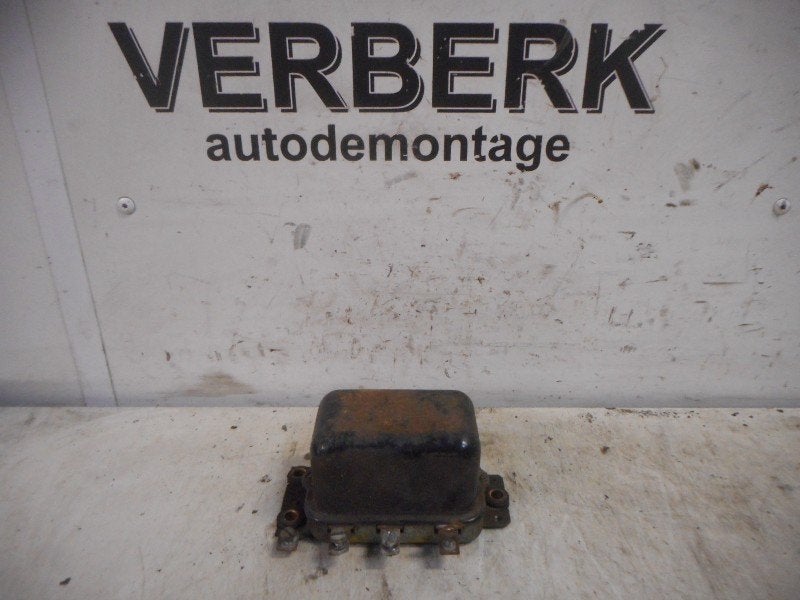 DIVERS RELAIS Mercedes-Benz Ponton (W105) (01-1957/-), Mercedes-Benz, Utilisé, Dialog.mb@mercedes-benz.com, Mercedes-Benz AG