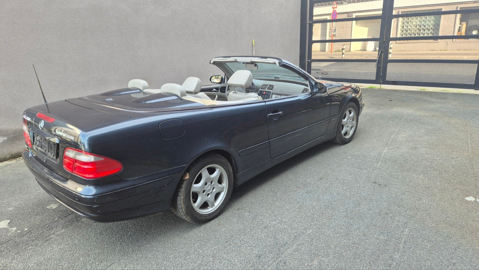 Mercedes-Benz CLK 200, Auto's, Automaat, Beige, Overige kleuren, Cabriolet