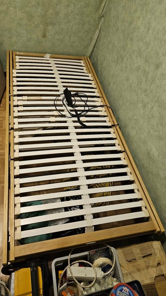 Elektrisch 1 persoonsbed met matras in prima staat 200x90, Ophalen, Overige materialen, Verstelbaar, 90 cm