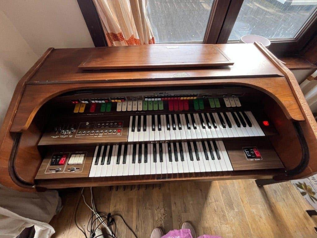 Orgue ELKA Crescendo 303 – 80 € en état de fonctionnement, Musique & Instruments, Musiques & Instruments Autre, Utilisé, Enlèvement