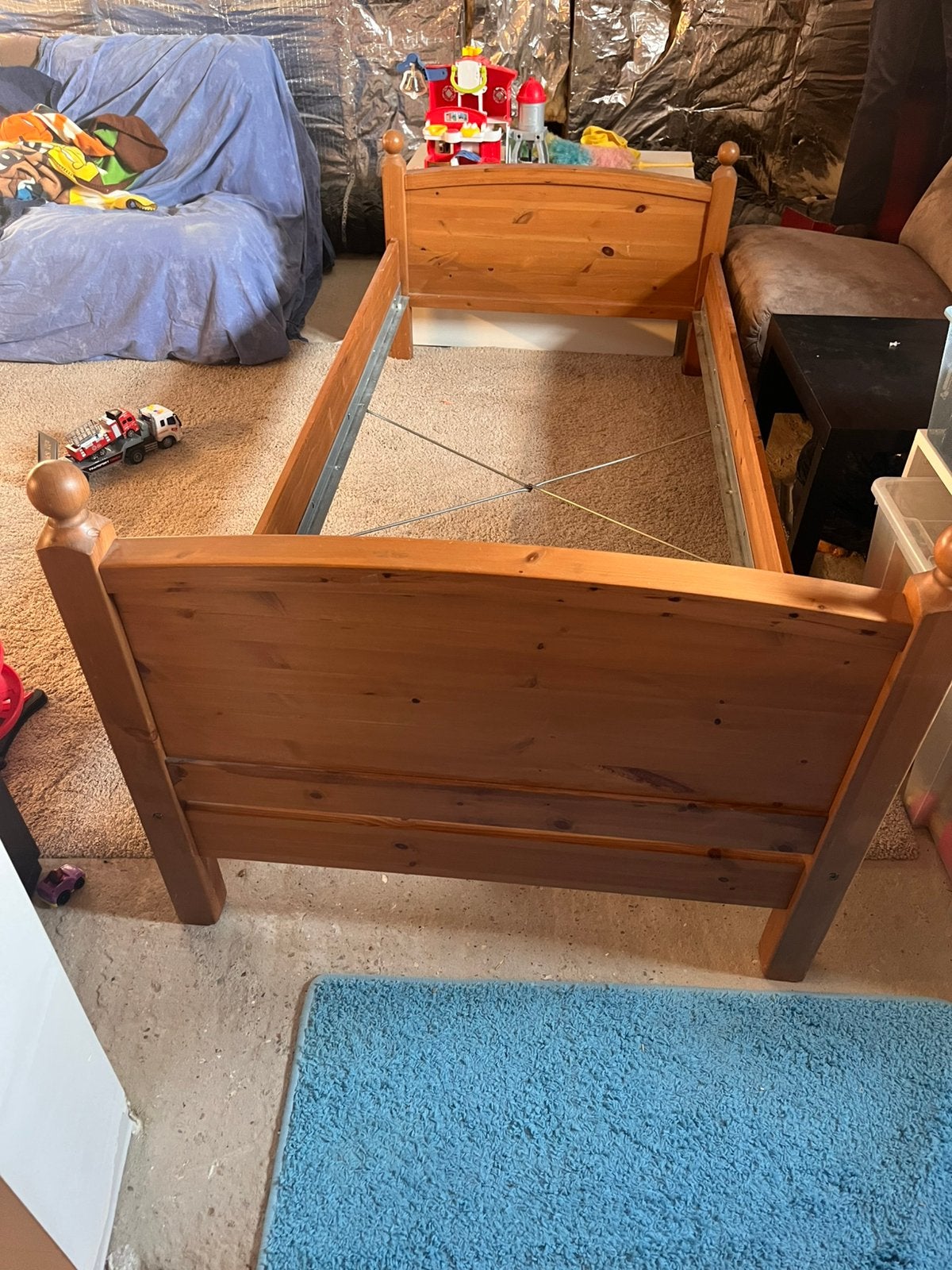 Ikea kamer: bed, nachtkastje en boekenrek, Huis en Inrichting, Ophalen, Gebruikt