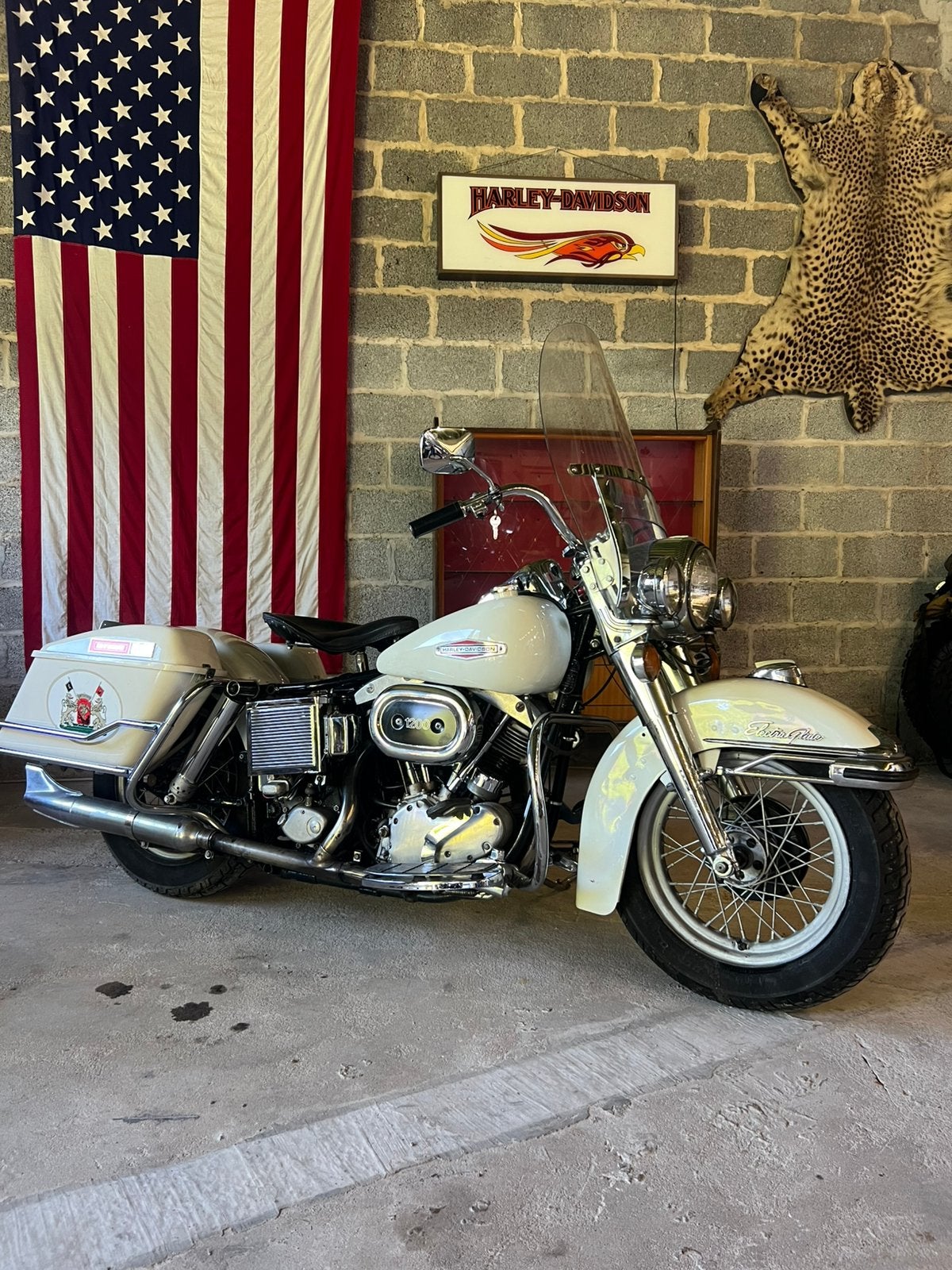 Harley Davidson FL 1200, 2 cilinders, Occasion, Chopper, Bedrijf