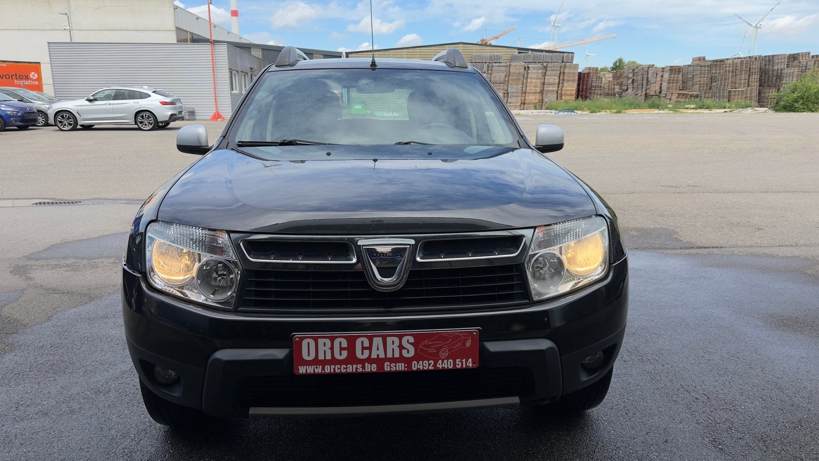 Dacia Duster 1.6i Benzine 4x2 Laureate GARANTIE, Zwart, 4 cilinders, Duster, Zwart
