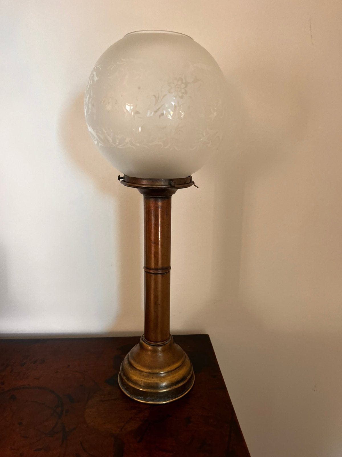 Kaarsenhouder uit koper met glazen bol., Overige materialen, Overige typen, Gebruikt, Vintage