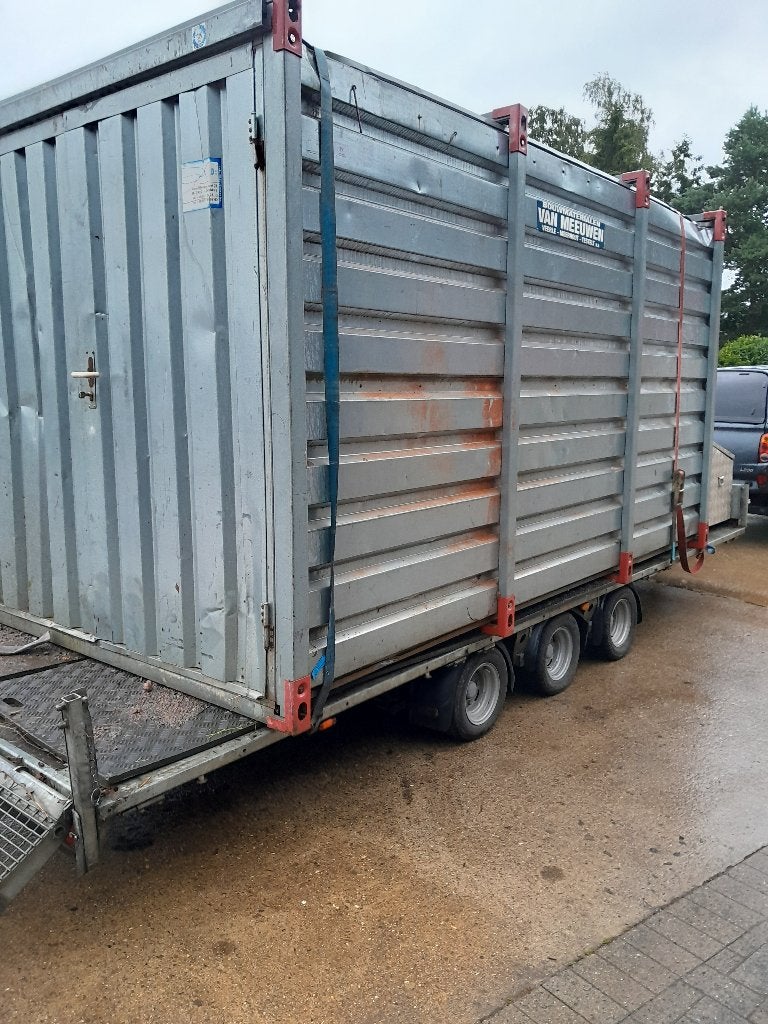 Werfcontainer, Ophalen