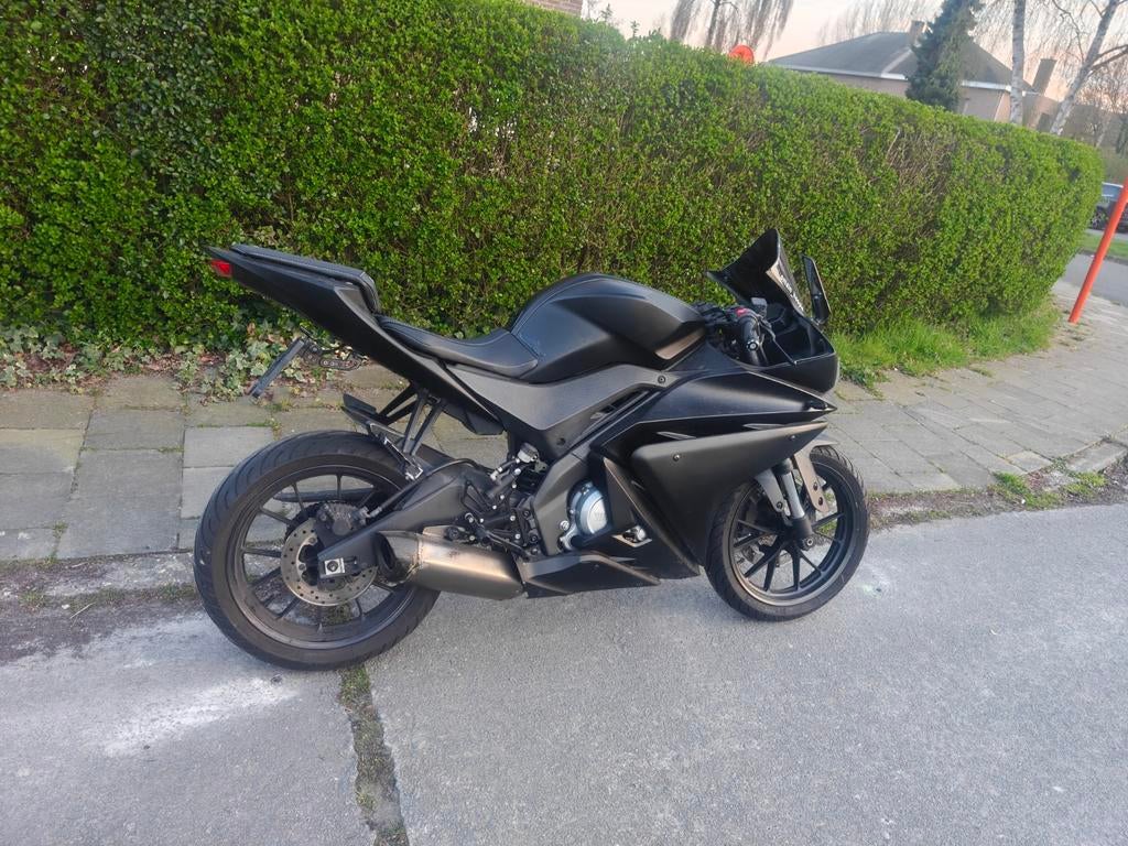 Pot d'échappement Akrapovic Yamaha YZFR 125cc 2015, Motos, Motos | Yamaha, Particulier, Enlèvement ou Envoi