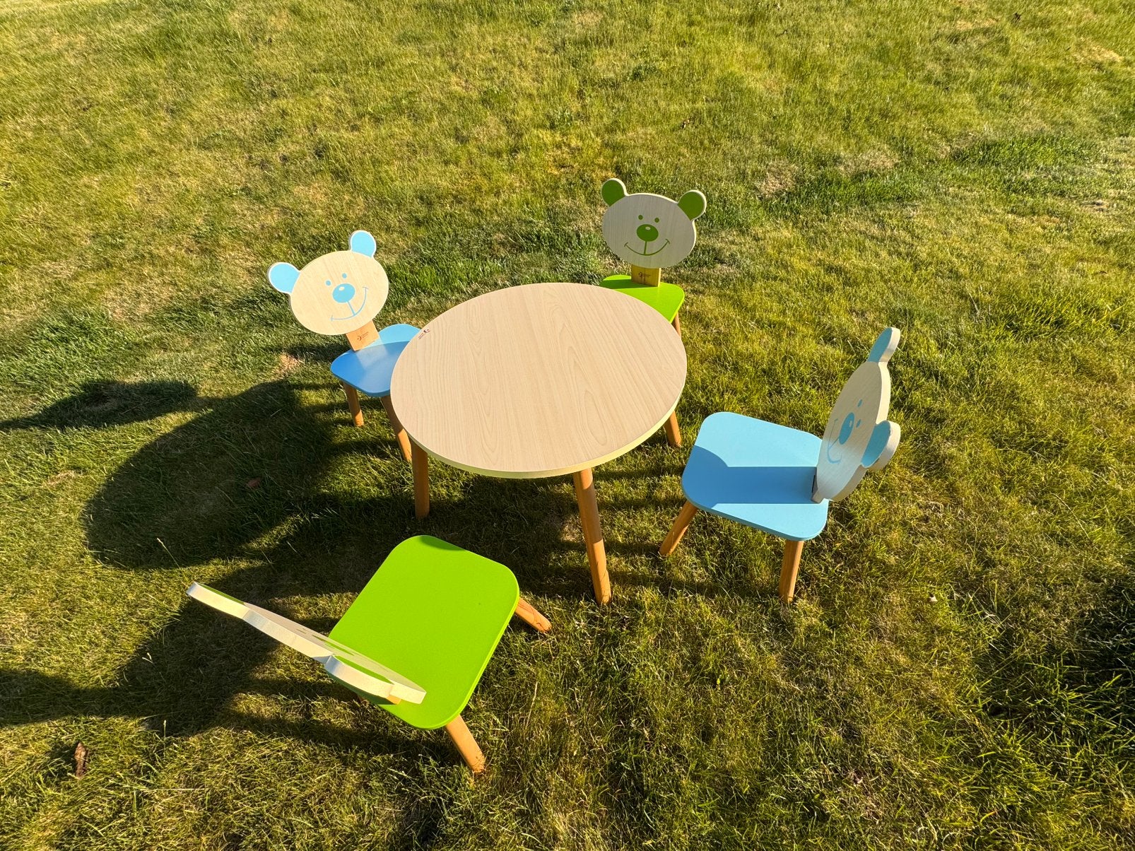 Houten stoeltjes 4 +houten tafel van merk Classic World, Kinderen en Baby's, Ophalen, Nieuw