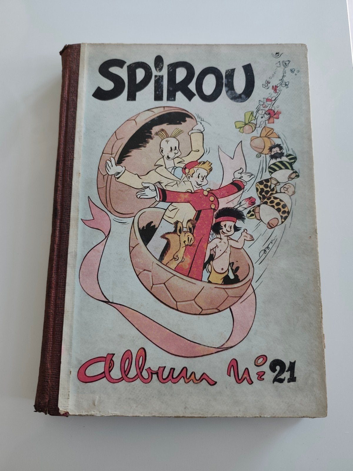 Annonce améliorée
Titre : Spirou Album n21 (1947), Livres, BD, Enlèvement ou Envoi