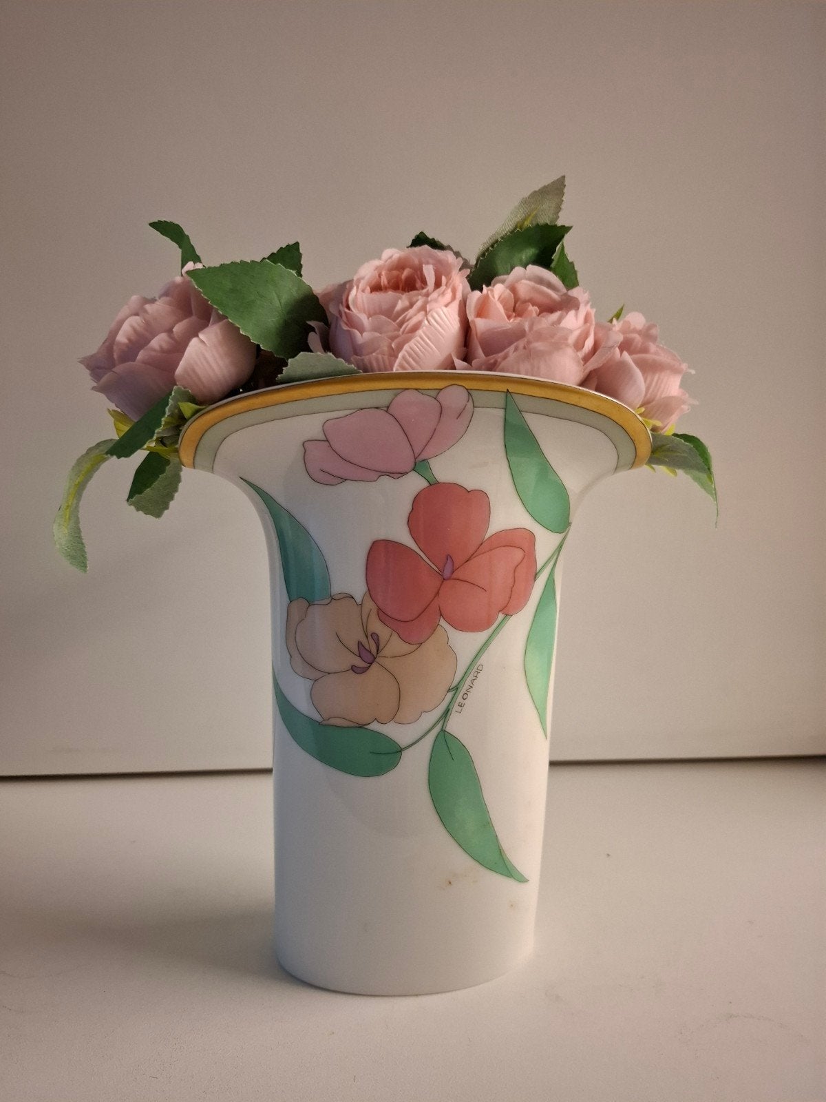 LEONARD  vaas vintage met roze zijden rozen, Ophalen of Verzenden, Zo goed als nieuw, Roze, 25 cm