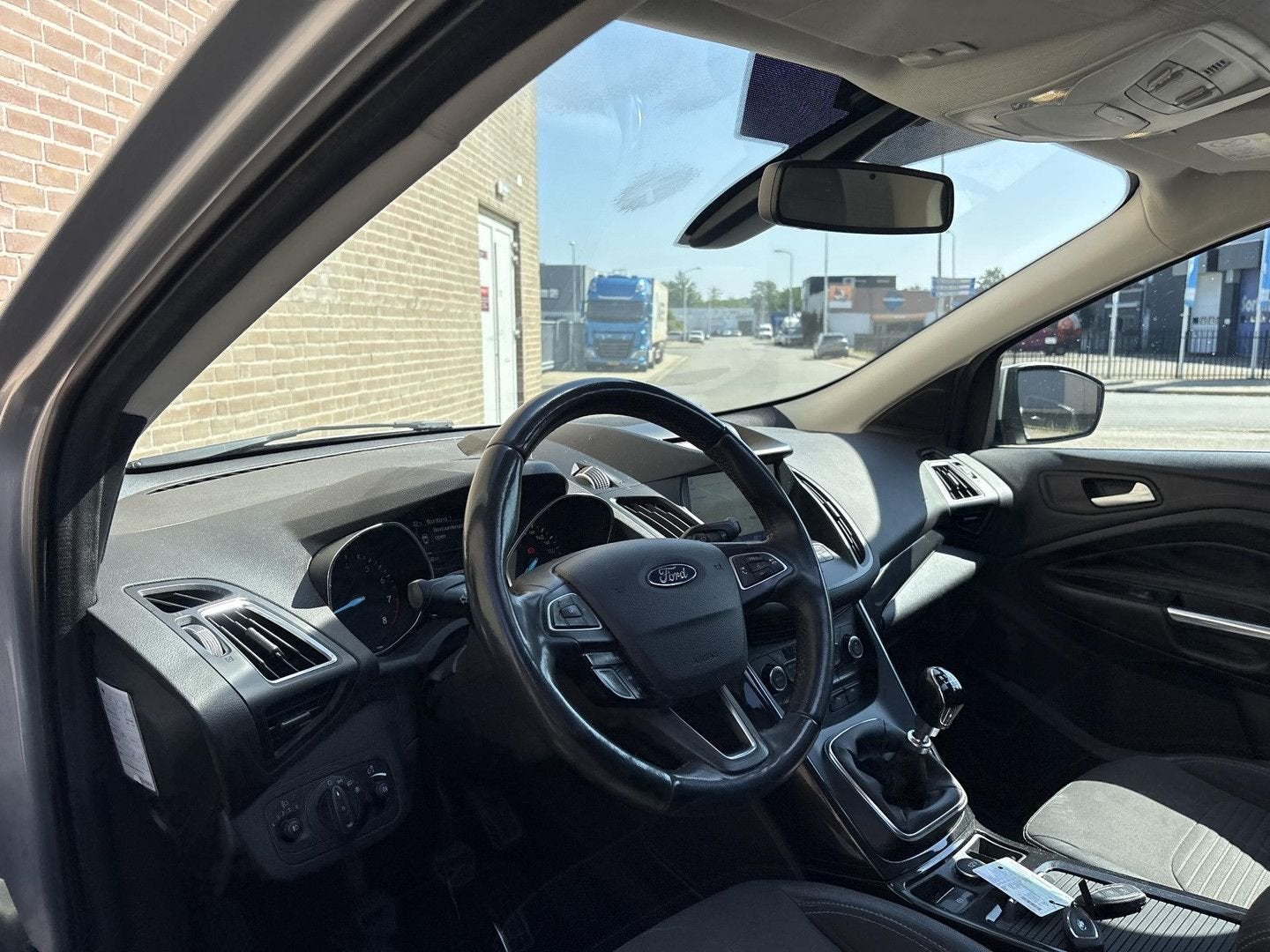 Ford Kuga 1.5 EcoBoost Titanium | Pano | Climate | Cruise |, Auto's, Ford, Zwart, Navigatiesysteem, Bedrijf, Handgeschakeld