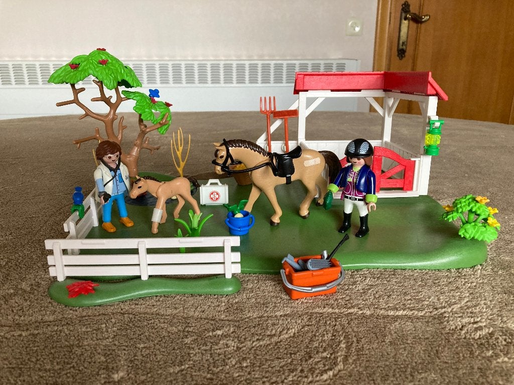 Playmobil Superset eerste hulp in de stal (doos + boekje), Kinderen en Baby's, Ophalen of Verzenden, Zo goed als nieuw, Country