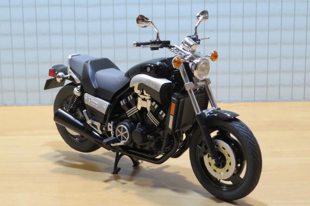 Yamaha V-max 1:12 Aoshima, Enlèvement ou Envoi, Neuf, 1:9 à 1:12, Moteur