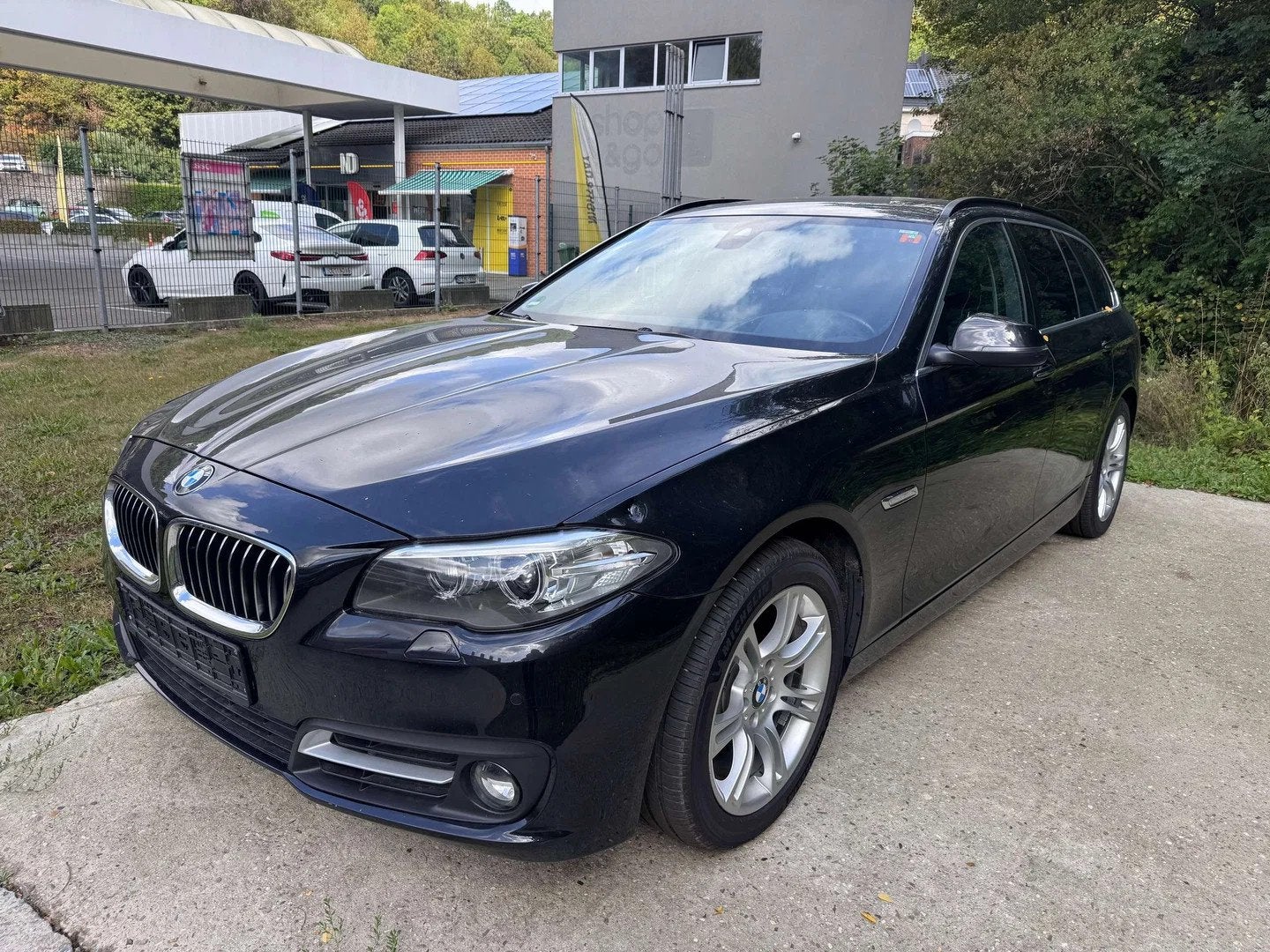 BMW 5 Serie 520 dXA (bj 2014, automaat), Auto's, BMW, Automaat, 4 deurs, https://public.car-pass.be/vhr/ad9b55a4-512c-4fc0-b0f4-f5a906cc982c