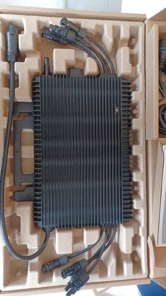 Micro-onduleur pour 4 panneaux solaires, Bricolage & Construction, Panneaux solaires & Accessoires, Enlèvement, Neuf, Autres types