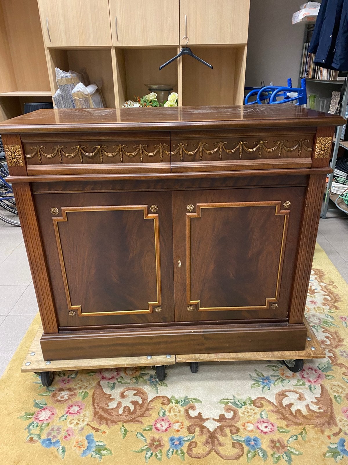 Commode, Enlèvement