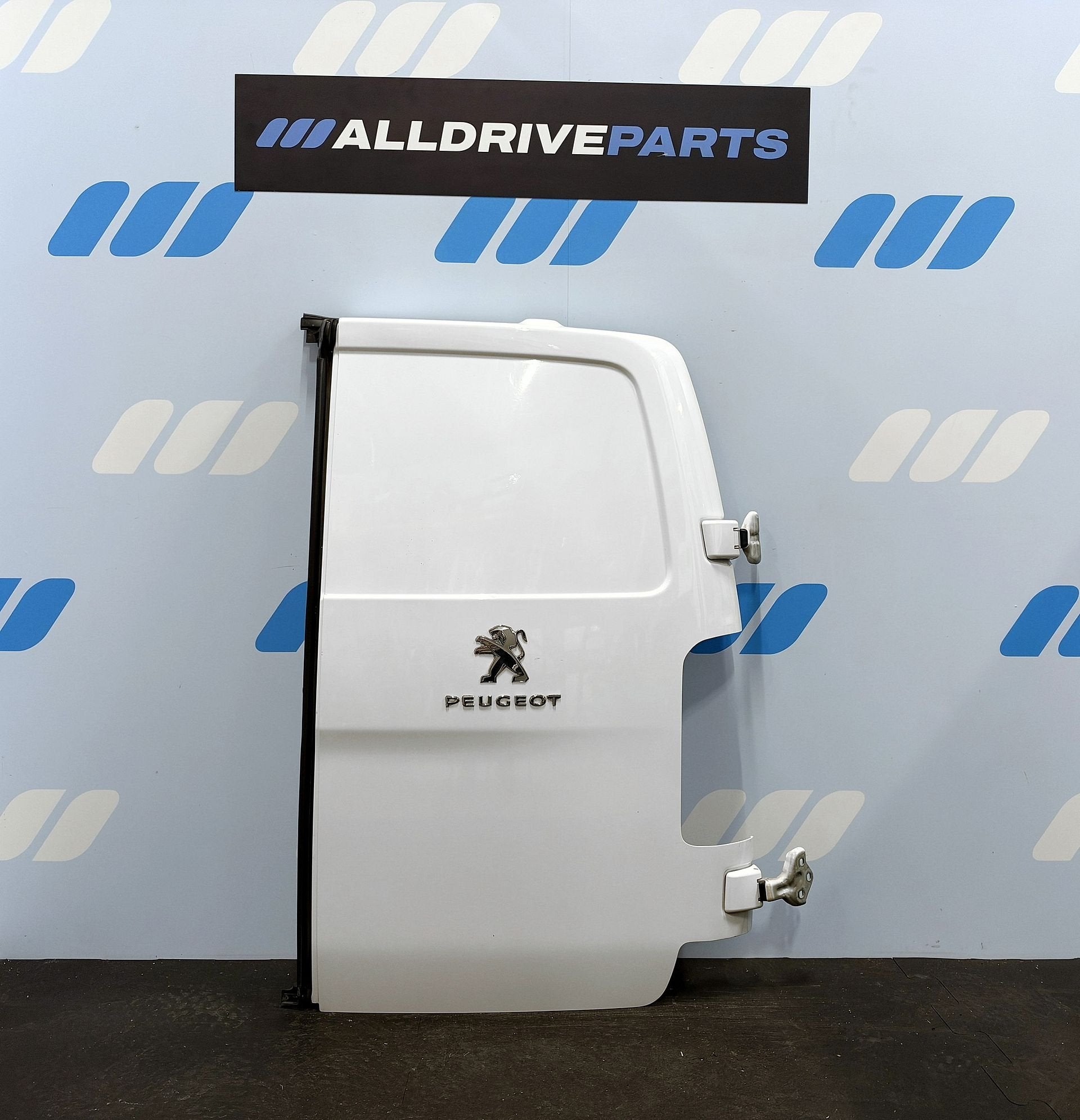 Peugeot Expert porte arrière droite blanche EWP 9811894980, Arrière, -, Haillon arrière, Utilisé