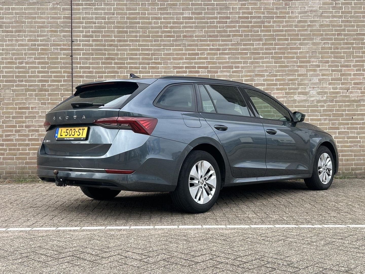 Skoda Octavia Combi 1.0 TSI Business Edition | € 8.950,- NET, Auto's, Zwart, Bedrijf, Zilver of Grijs, Parkeersensor