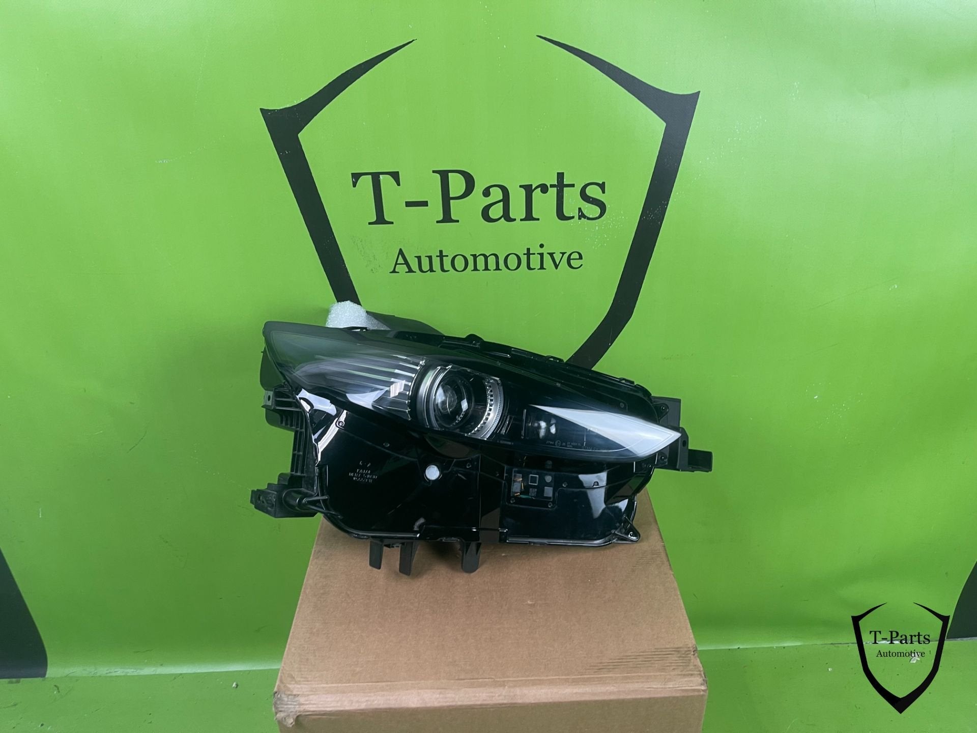 mazda CX30 cx 30 koplamp rechts dfr767890, Info@fabrikant.eu, Mazda, Fabrikantstraat 1
1000 AA  Amsterdam, Fabrikant BV