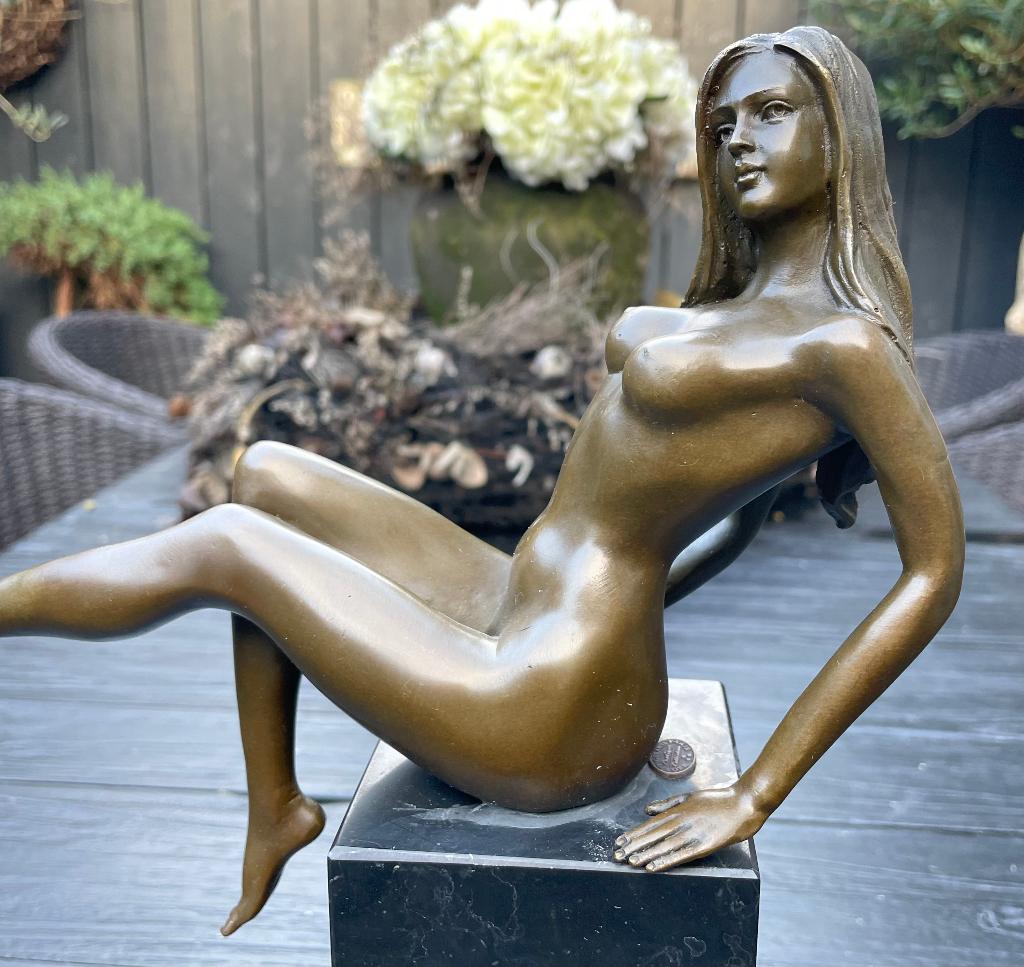 Bronzen zittend naakt, Patoue/stempel 33cm hoog zuiver brons, Enlèvement ou Envoi, Brons, Statue