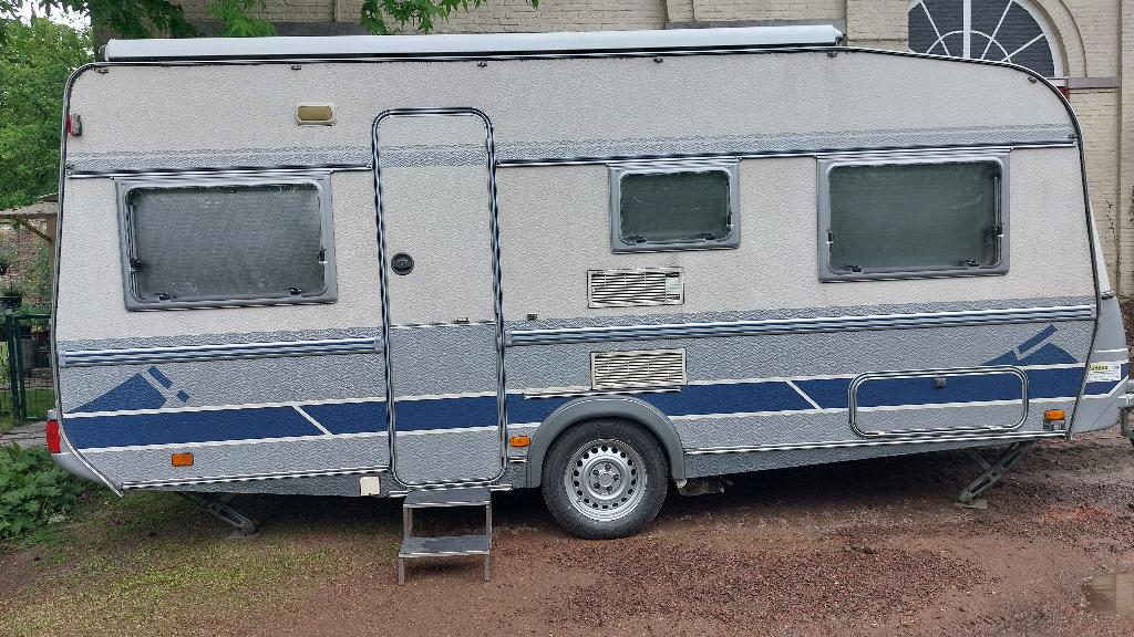 Caravan Fendt Joker, Caravans en Kamperen, Caravans, Vast bed, Standaardzit, Schokbreker, 750 - 1000 kg