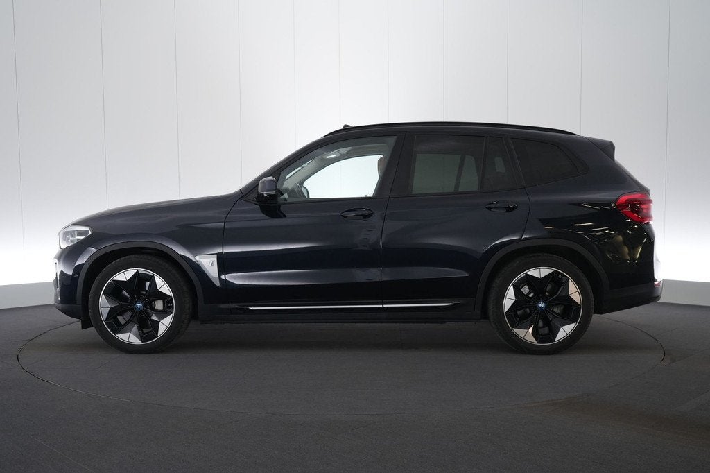 (2BHA393) BMW IX3, Auto's, Automaat, Achterwielaandrijving, Gebruikt, Blauw