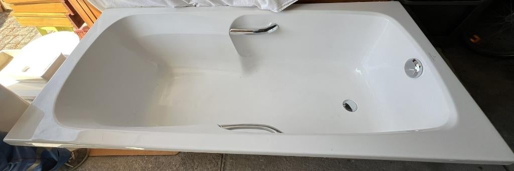 ligbad  Villeroy & Boch, Doe-het-zelf en Bouw, Sanitair, Ophalen, Zo goed als nieuw, Bad