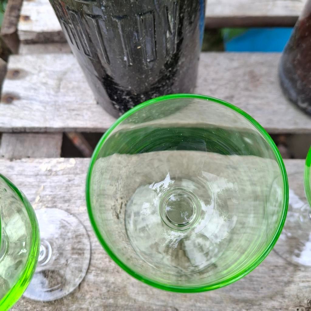 Lot de 4 verres a liqueurs en ouraline, Antiquités & Art, Enlèvement ou Envoi