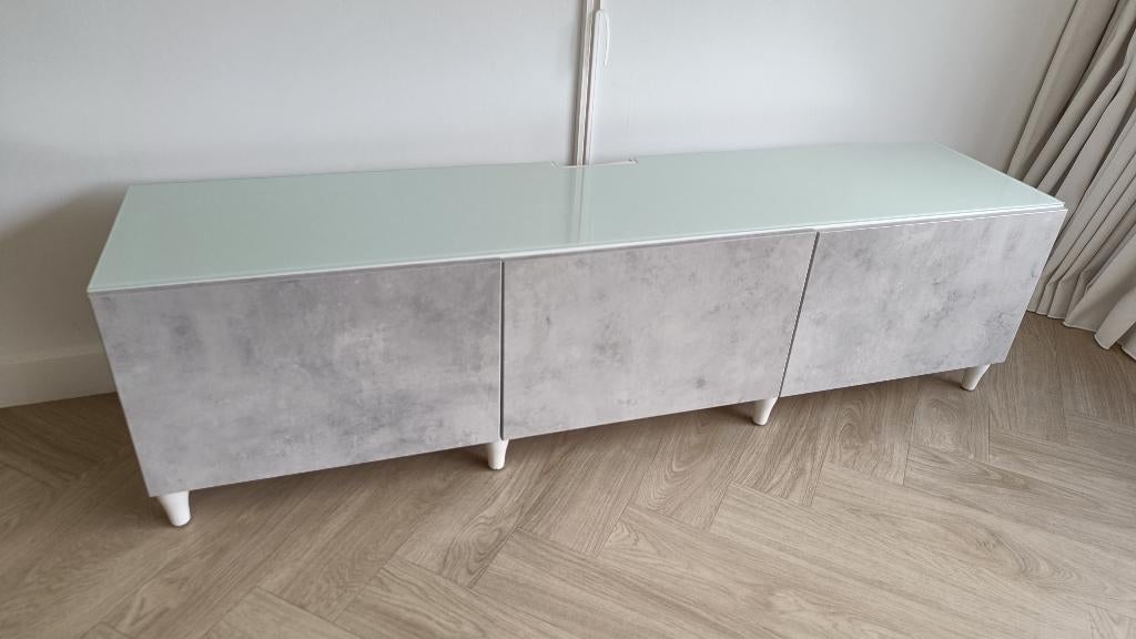 Gratis tv meubel lage dressoir, Huis en Inrichting, Kasten | Dressoirs, Ophalen, Gebruikt