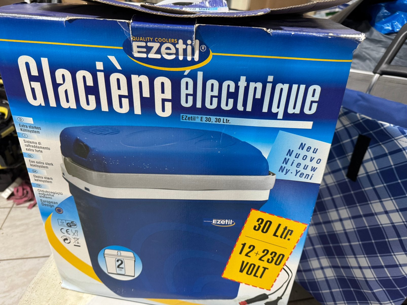 Glacière pour voiture ou camping cars presque pas utilisé, Enlèvement, Comme neuf