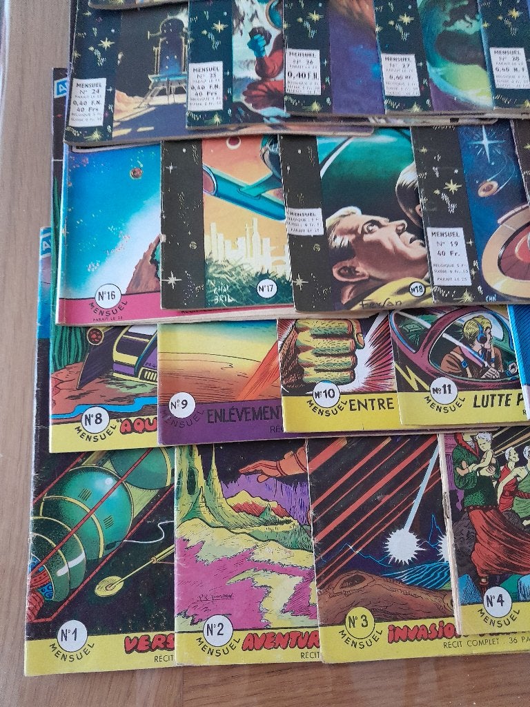 SPOUTNIK COLLECTION COMPLETE + ALBUM 03, Boeken, Verzenden, Gelezen