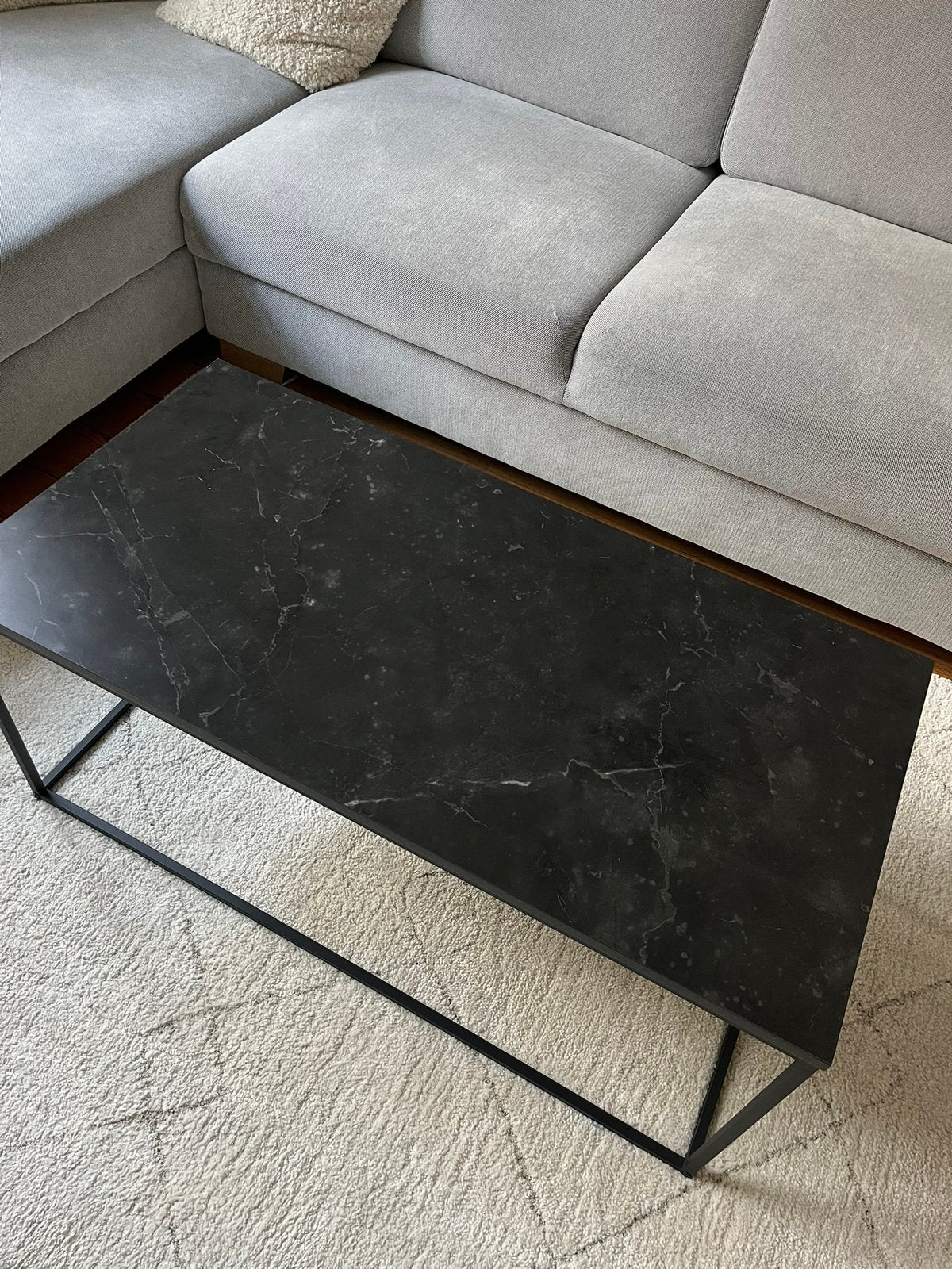 Table basse Jysk effet marbre noir, Maison & Meubles, Enlèvement ou Envoi, Comme neuf