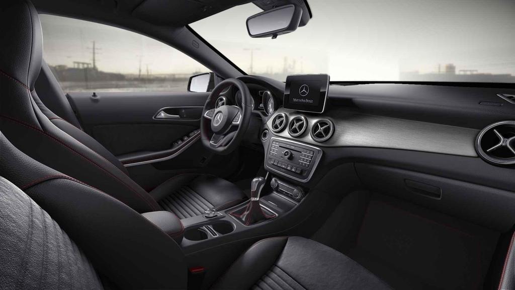 Mercedes-Benz CLA-Klasse 180 Coupé AMG Line | Night Pack |, Auto's, Gebruikt, Euro 6, 4 cilinders, Wit