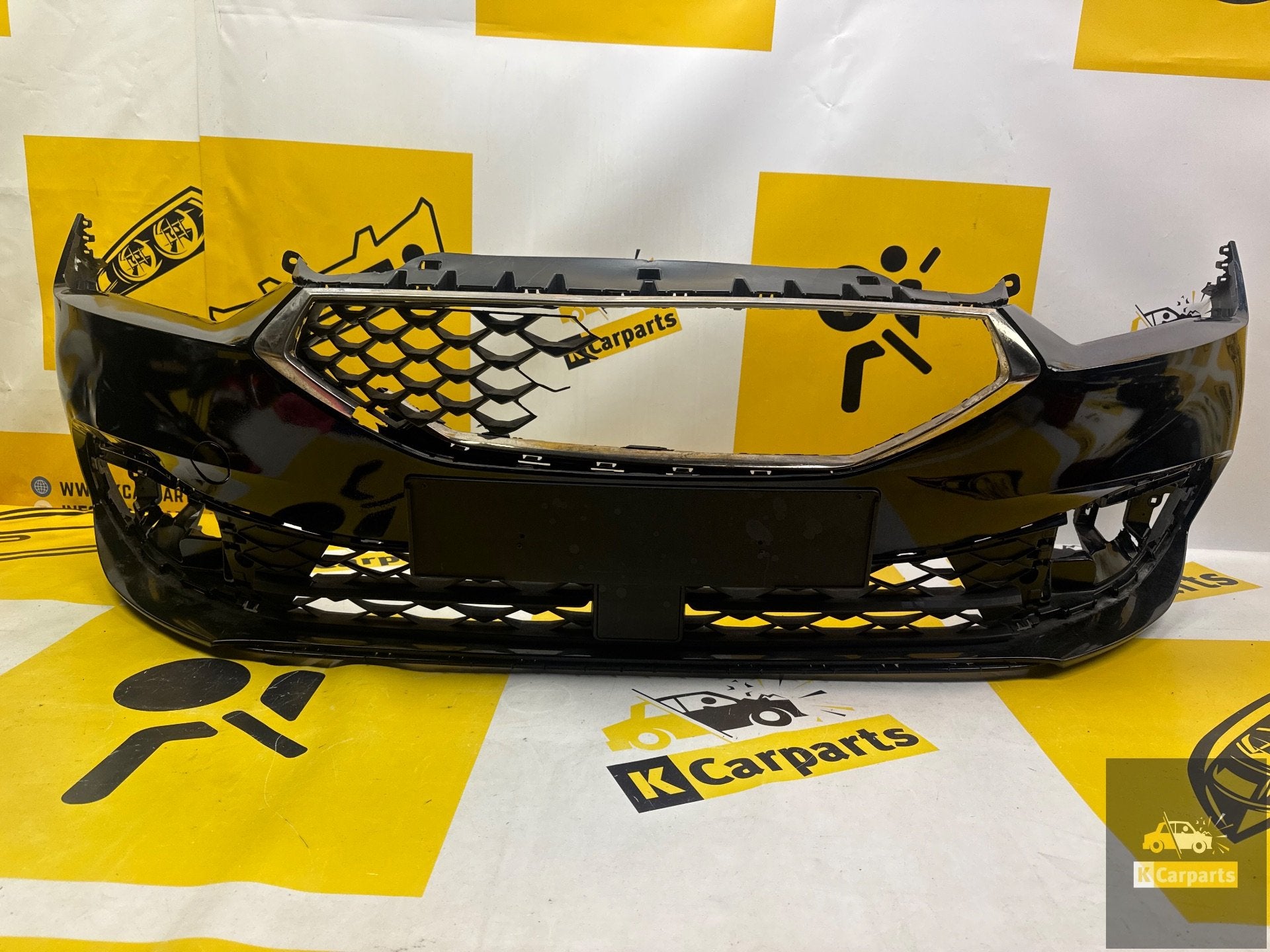 Seat Leon 5FA voorbumper 5FA807221 Origineel, Gebruikt, Voor, Autovia A-2, Km 585 585
08760  Martorell, ES, SEAT S.A.