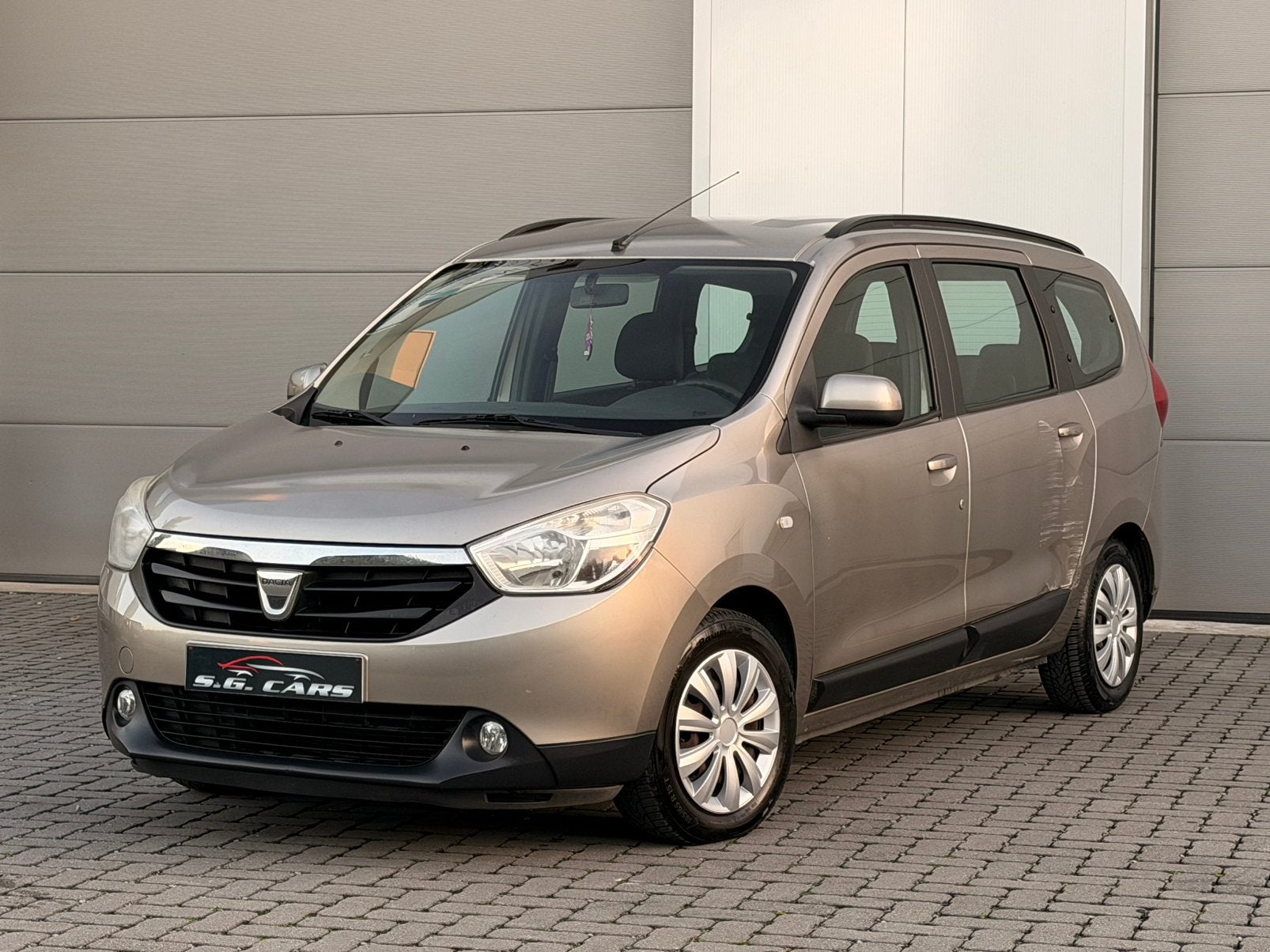 DACIA LODGY 2012 ESSENCE 1.2 125 CH ESSENCE 7 LOCALISATION, Euro 5, Achat, Entreprise, 7 places