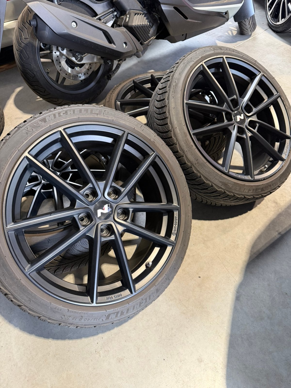 Hyundai i20N / i30N wintervelgen meg banden, Auto-onderdelen, Ophalen, 18 inch, Winterbanden, Band(en)