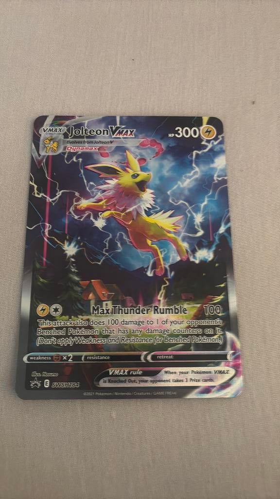 Pokemon kaart jolteon Vmax jumbo kaart, Hobby en Vrije tijd, Verzamelkaartspellen | Pokémon, Ophalen, Zo goed als nieuw