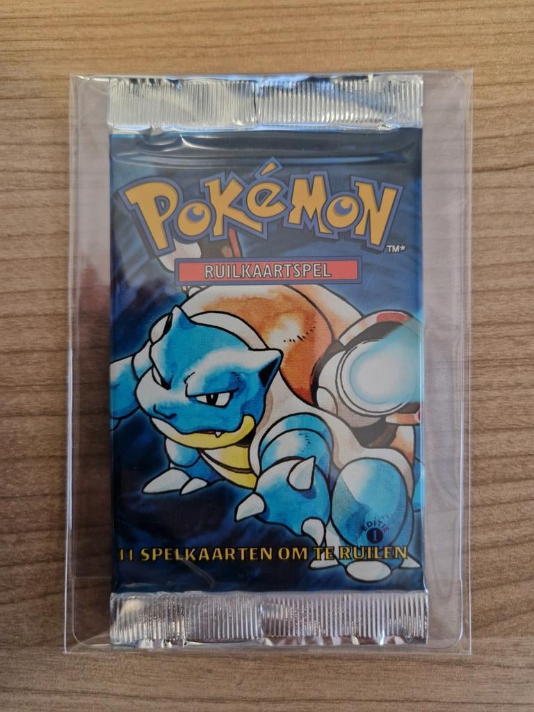 Pokemon Dutch Base Set 1st edition sealed booster pack, Hobby en Vrije tijd, Ophalen of Verzenden, Booster