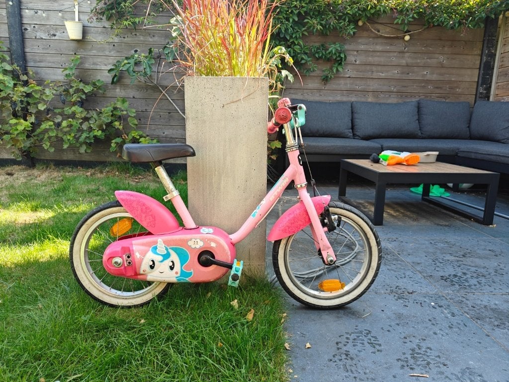 Decathlon B'Twin meisjesfiets 14 inch eenhoorn, roze, Fietsen en Brommers, Ophalen, Gebruikt, Velgrem, 14 inch of minder